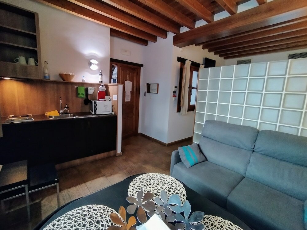 Фото Apartamentos Turisticos Alhambra