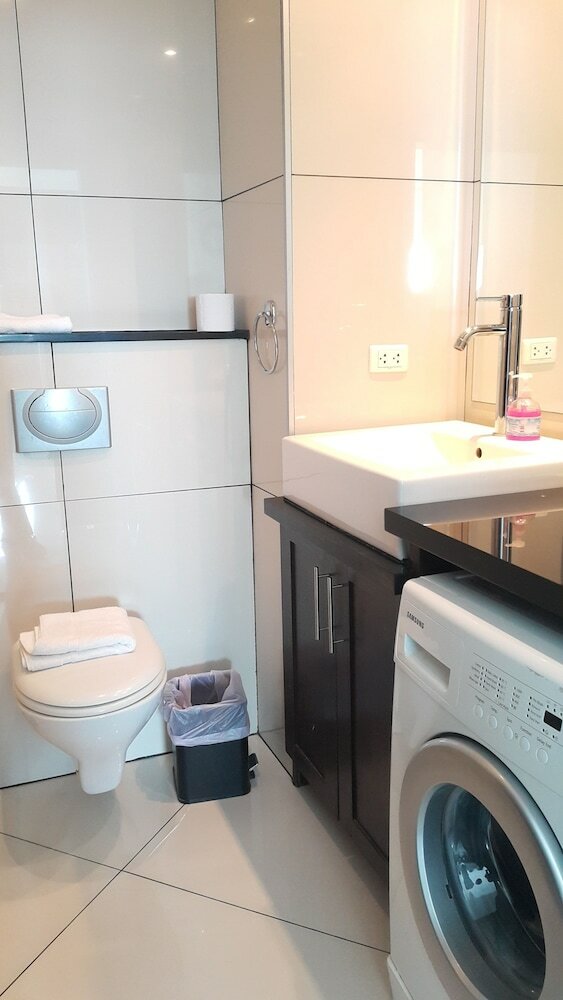 Фото Vtsix Condo Rentals at View Talay 6 Pattaya