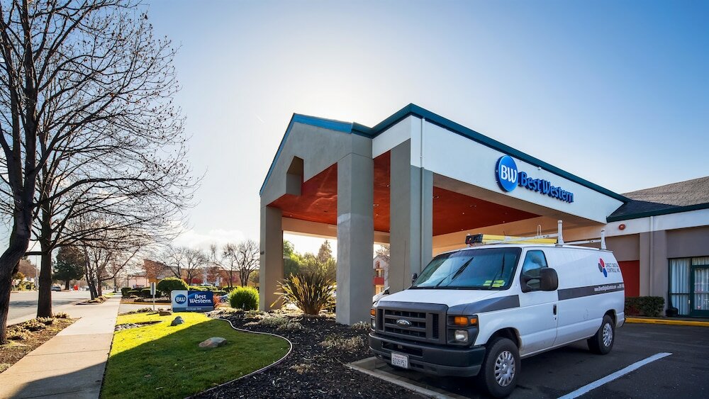 Фото Best Western Heritage Inn