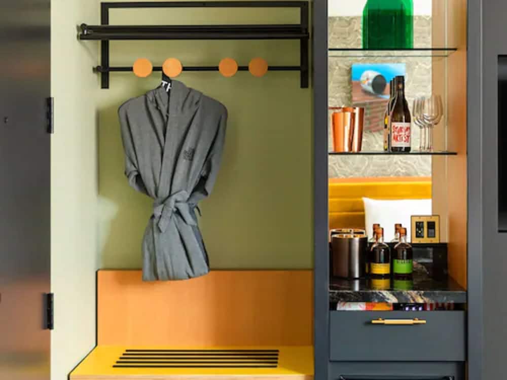 Фото The Drake Hotel