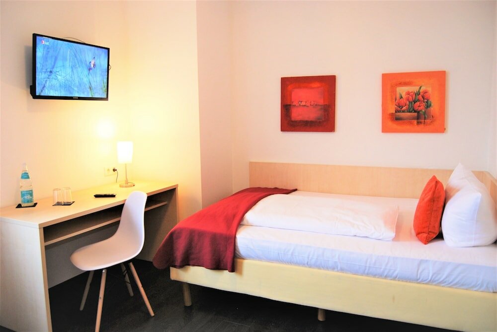 Фото Airport Hotel Dürscheidt