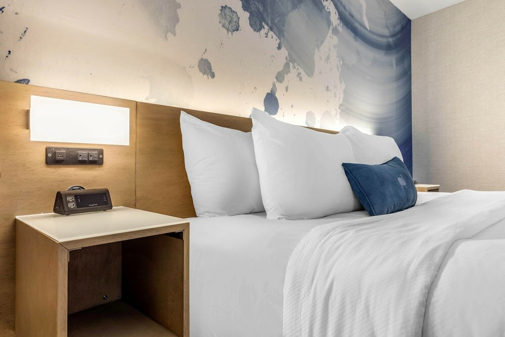 Фото Cambria Hotel Milwaukee Downtown