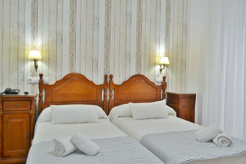 Гостиница Hotel Marisa в Кордове