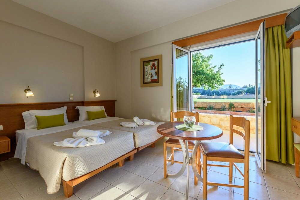 Фото Danelis Studios and Apartments