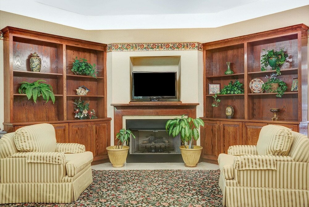 Фото Days Inn by Wyndham Burlington East