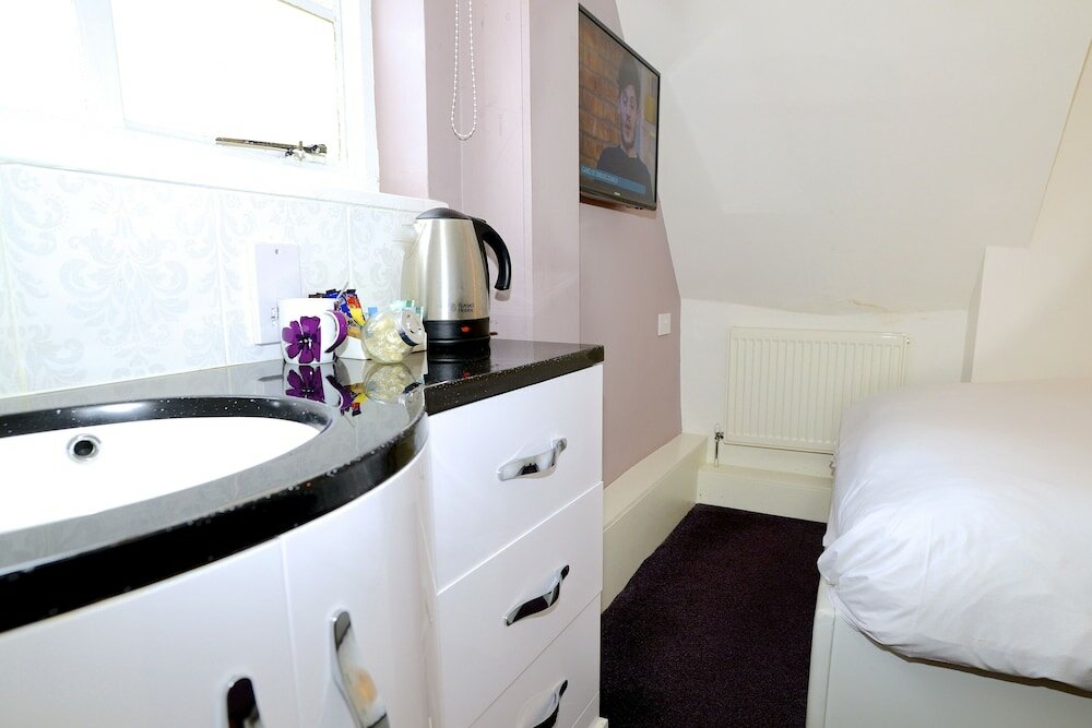 Фото The White Hart Hotel