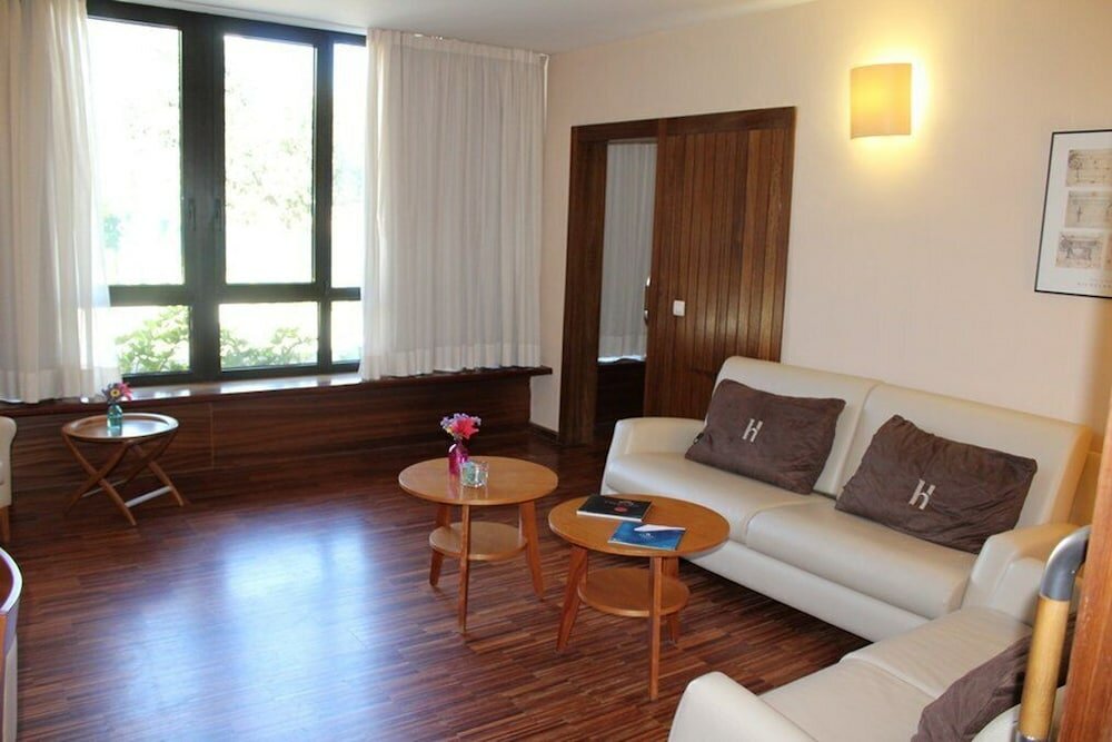 Фото Hotel Escuela Santa Cruz