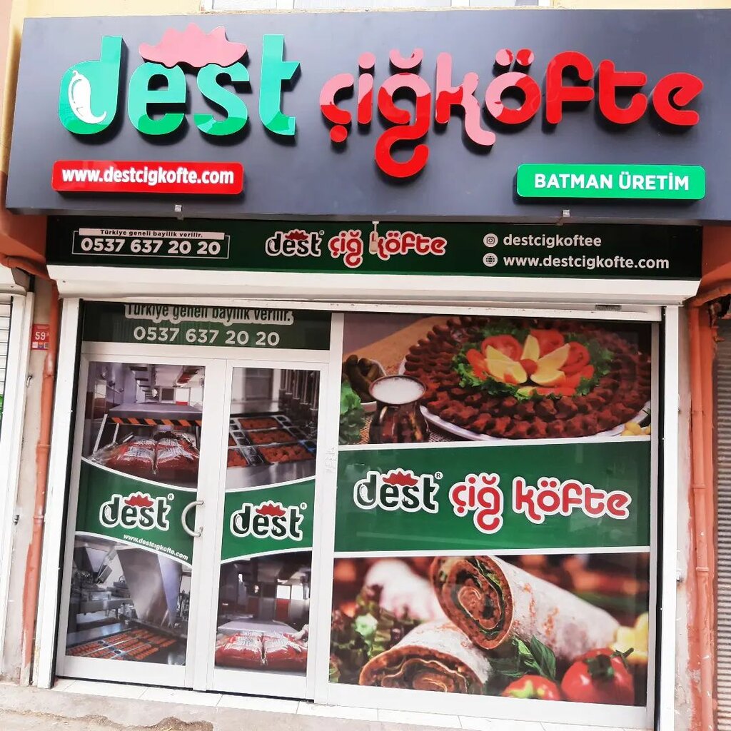 Restaurant Dest Raw Meatball, Batman, photo