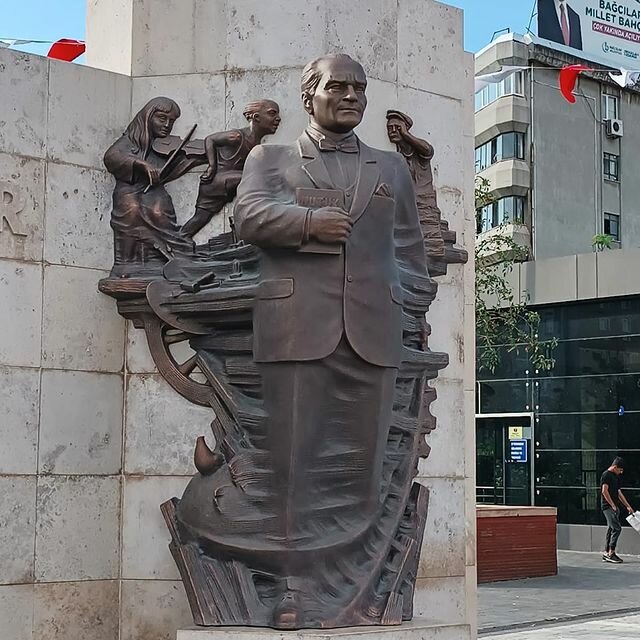 Art workshop Orhan Ilyas Sculpture Painting Workshop, Istanbul, photo