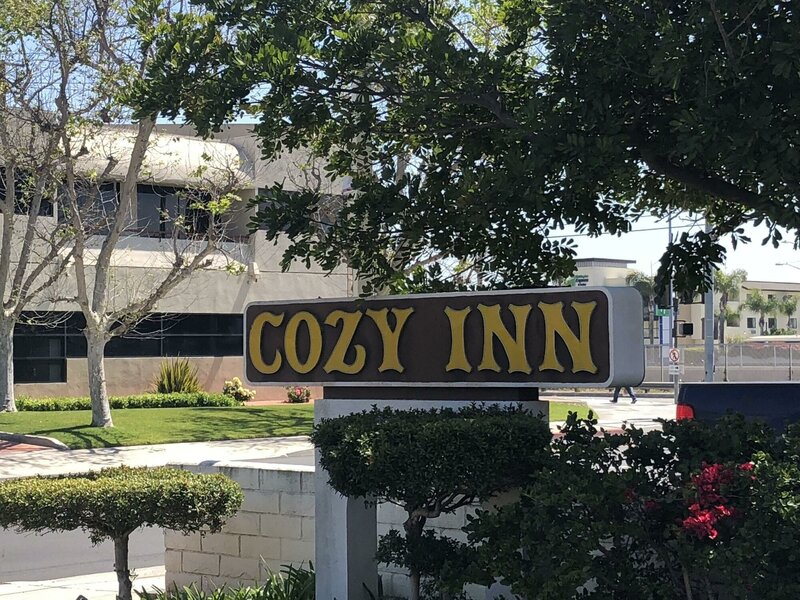 Гостиница Cozy Inn в Коста-Меса