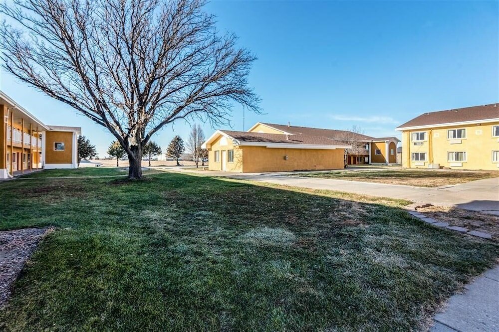 Фото Colby Inn and Suites