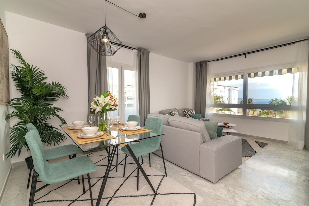 Фото Whispering Palms Apartment