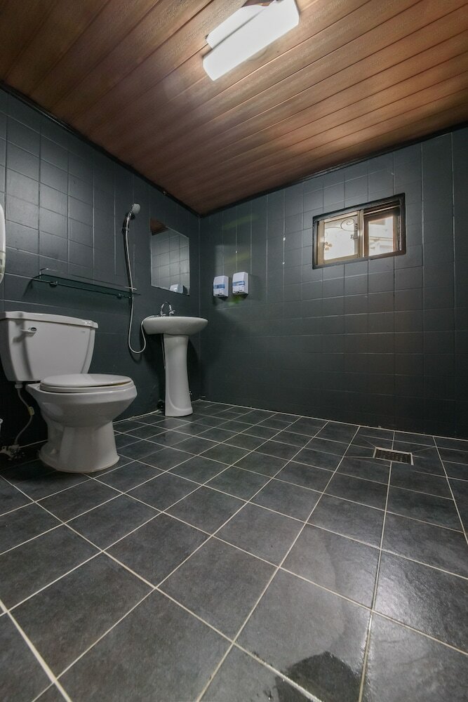 Фото Itaewon Yellow Guesthouse