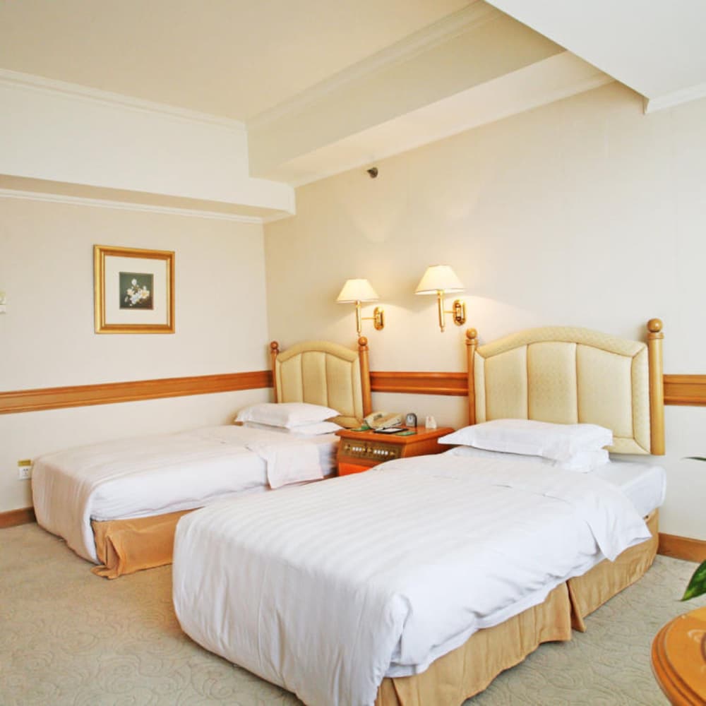 Фото Guangzhou Hotel