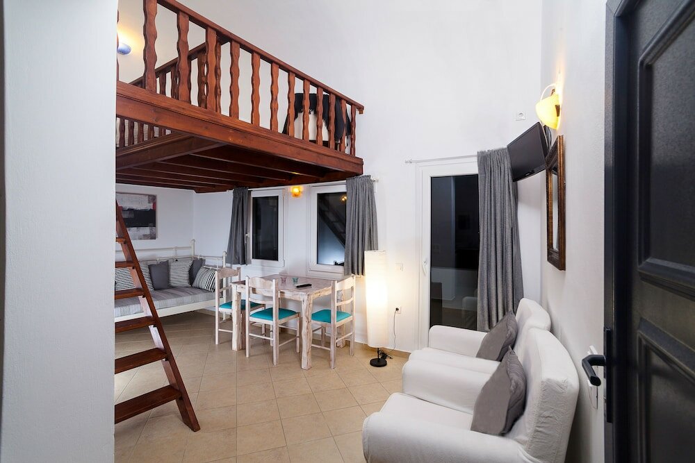 Фото Aelia Suites