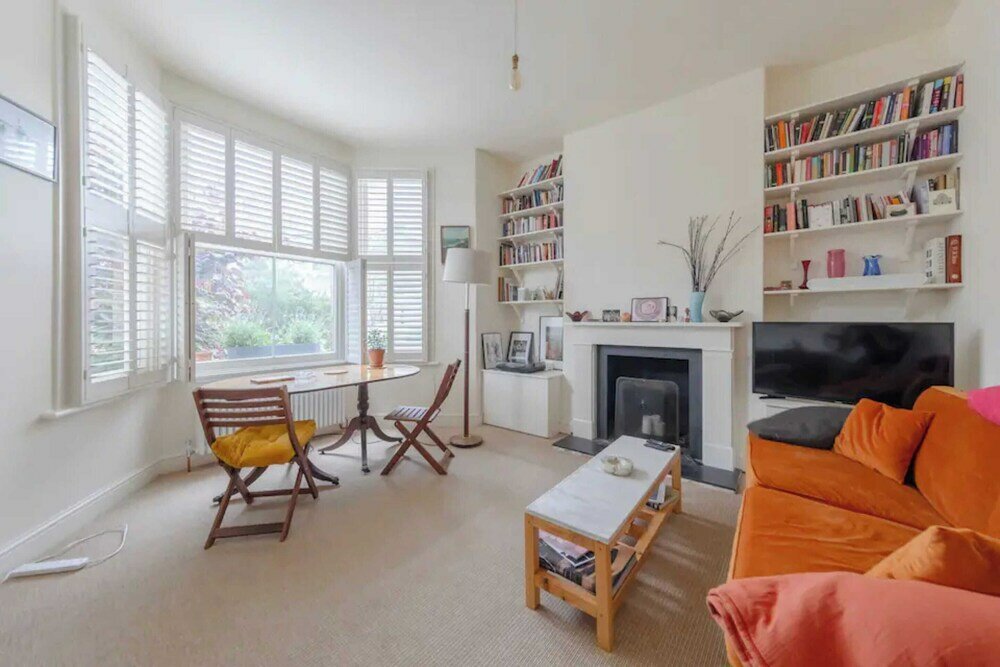 Фото Bright & Charming 1bd Flat - Clapton