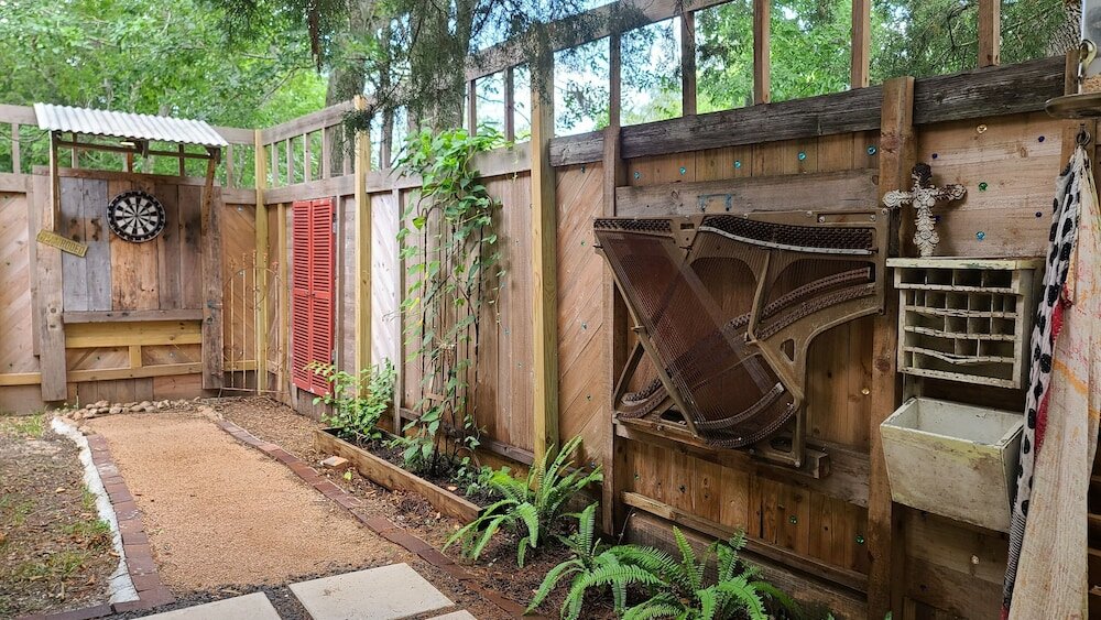 Фото Cedar Oaks Inn The Bath House