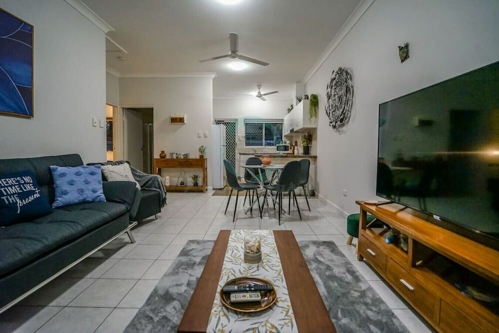 Фото Zen Hideaway - Cozy 2br Modern Unit