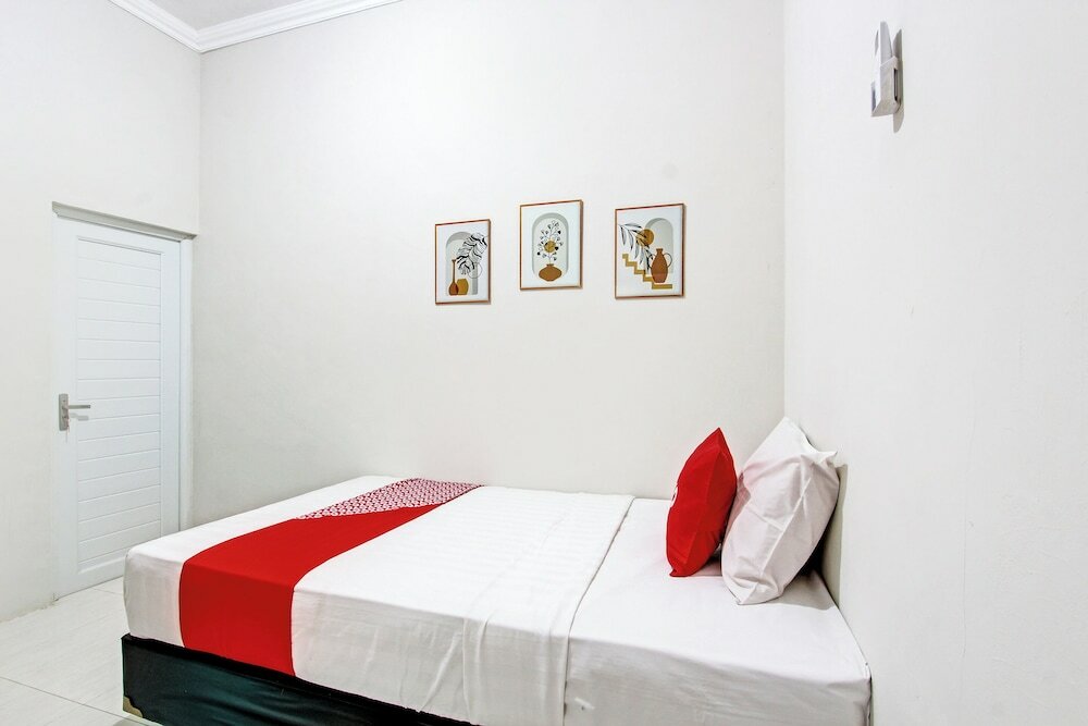 Фото Oyo 92757 Ndalem Pusponyidro Syariah