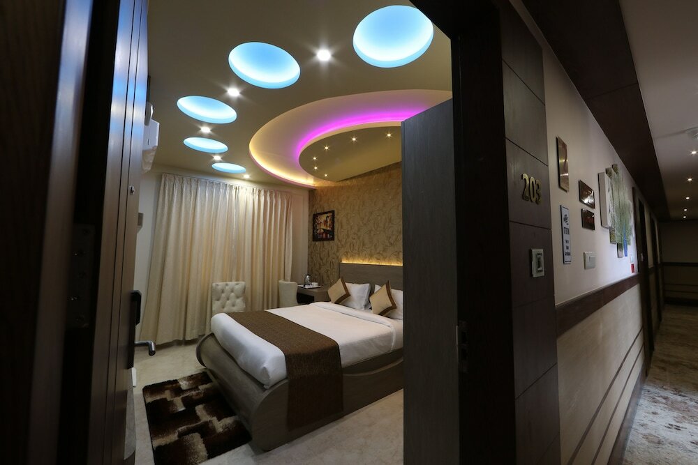 Фото Aaccord Suites Inn