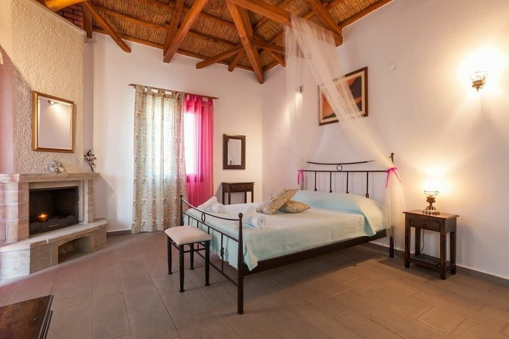 Фото Lithoessa Luxury Apartments