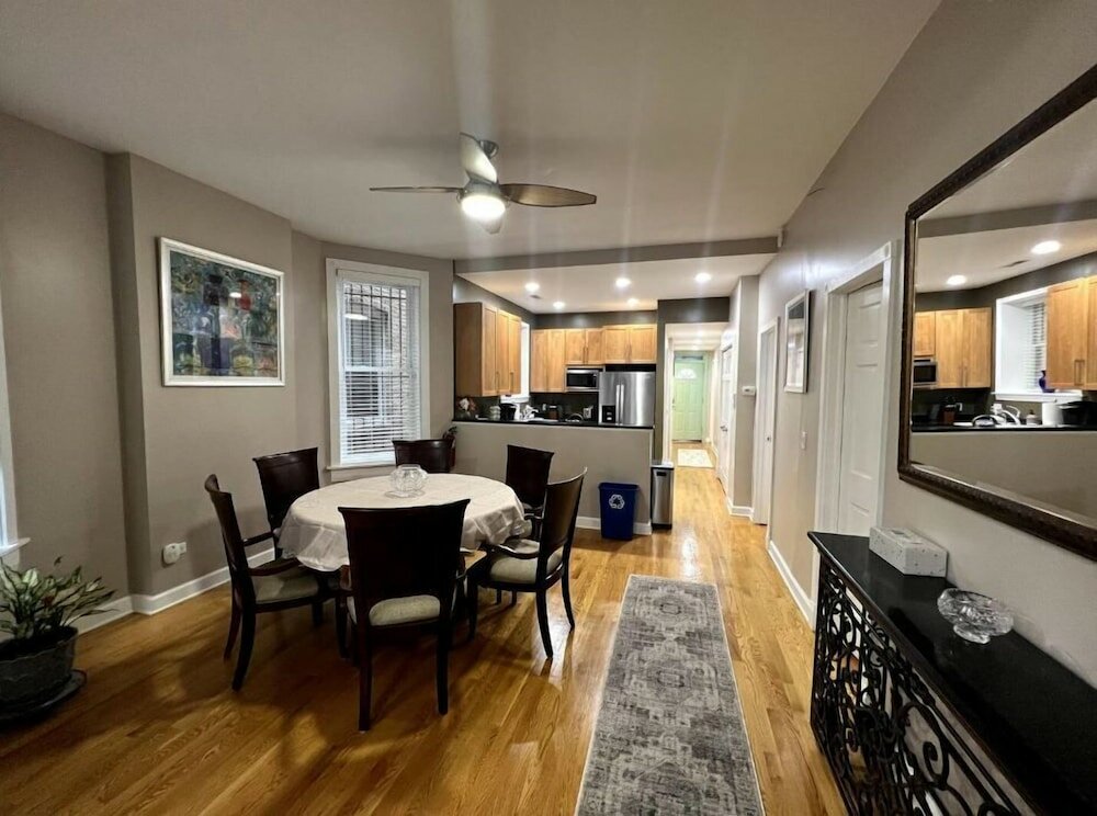 Фото Fremont St. Guesthouse