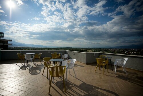Гостиница Sky Hotel в Шкодере