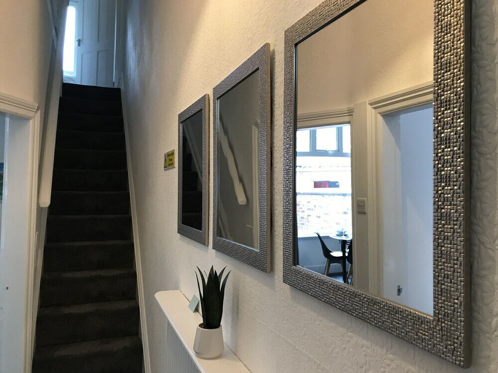 Фото Bright Spacious 3-bed With Office & Patio, Preston