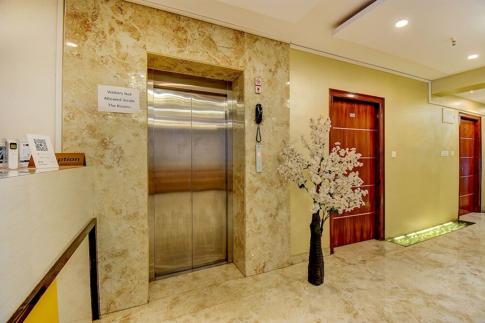 Фото Fabhotel Srk Platinum Inn