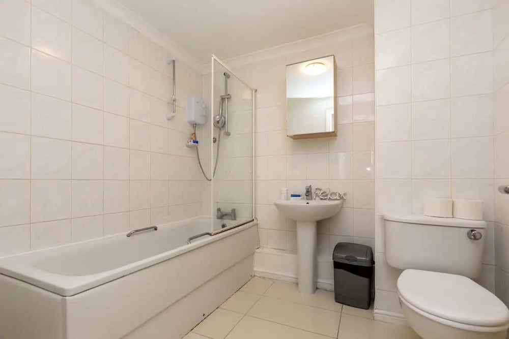 Фото Top Floor 1bd Flat With Balcony - Isle of Dogs