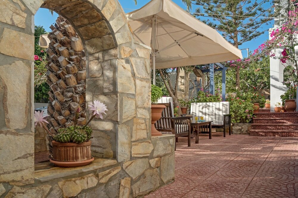 Фото отеля 2