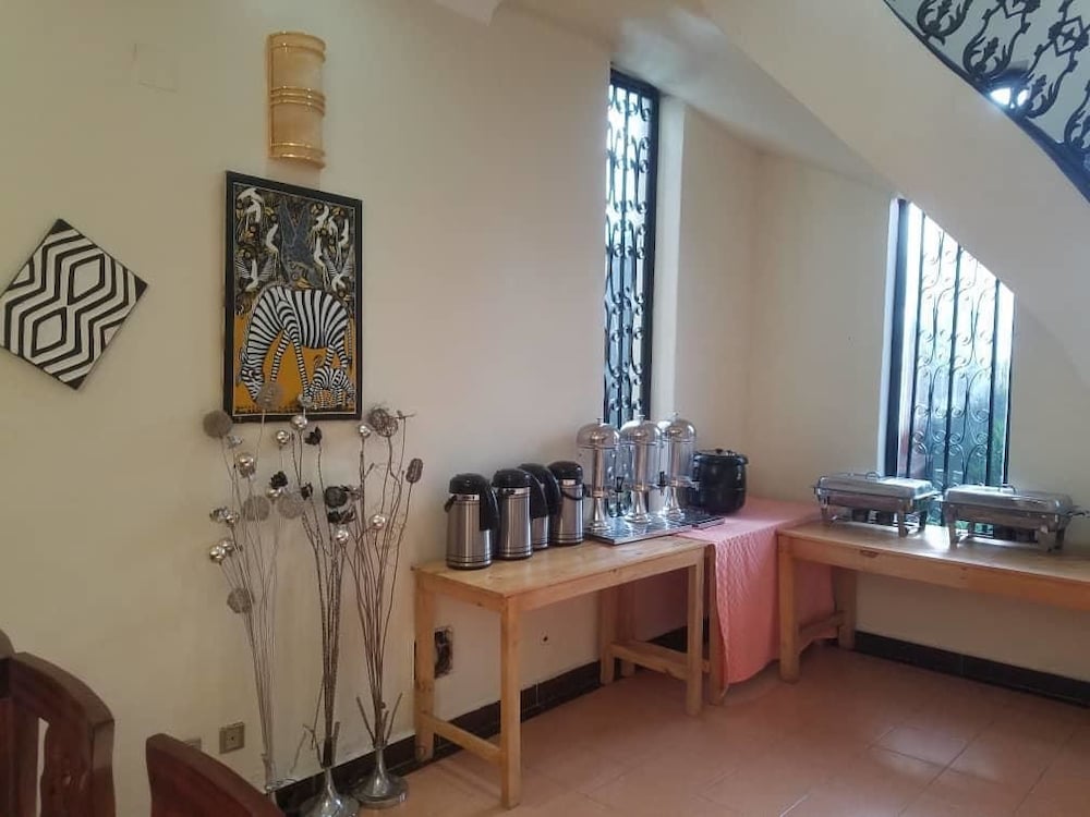 Фото Kingsmen Suites