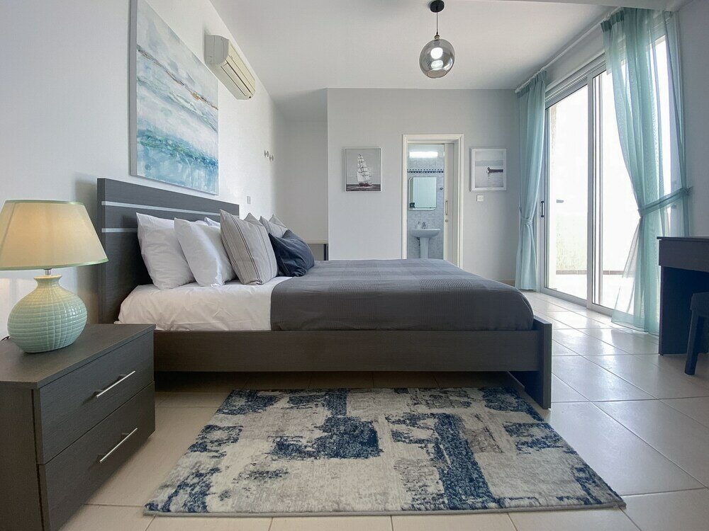 Фото Phaedrus Living Sunset View Flat Mesogi