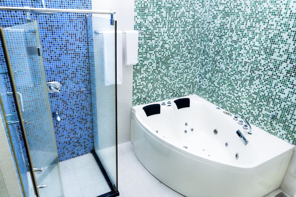 Фото Impiana Hotel Ltd