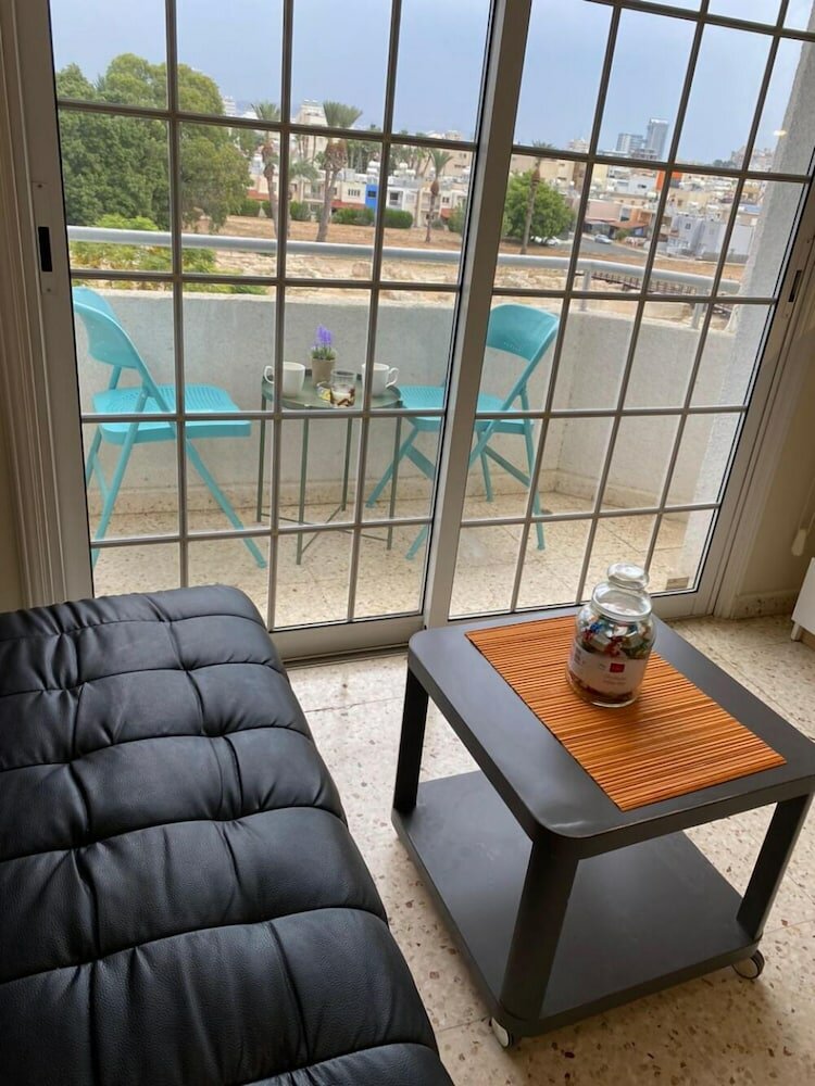 Фото Larnaca Comfort Rooms