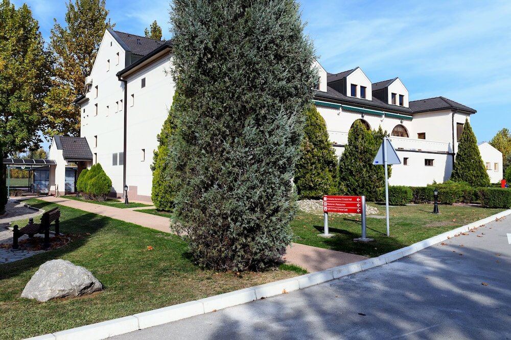 Фото Hotel Kovilovo