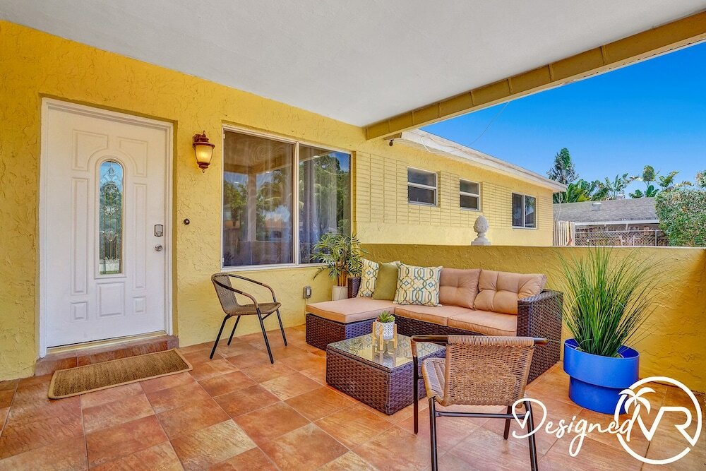 Фото Beautiful 4 Br with Private Heated Pool