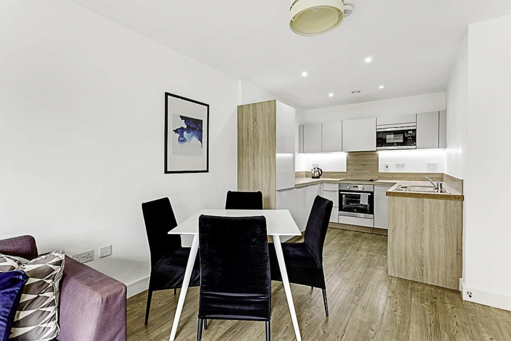 Фото Beautiful Apartment in Surrey Quays