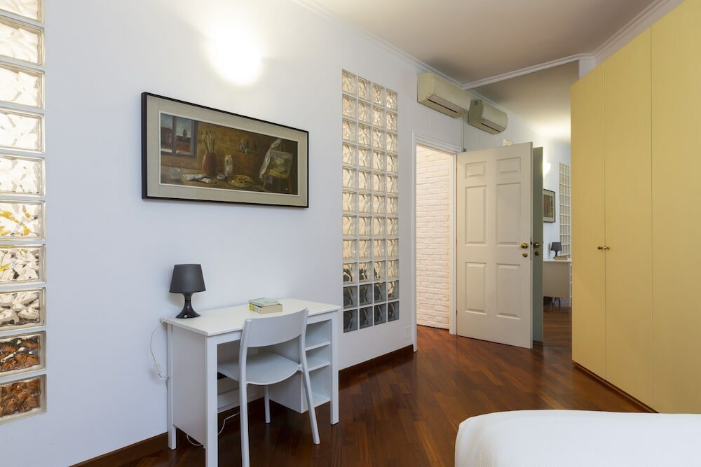 Фото NotaMI - The Wall Top Floor Apartment