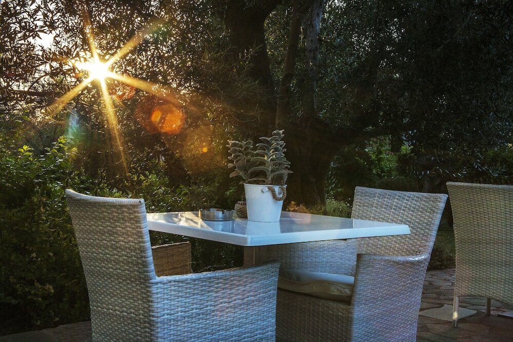 Фото Ampoulos Rooms & Apartments