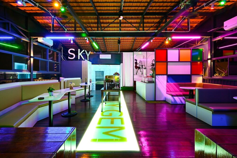 Фото Sky Gem Central Hotel