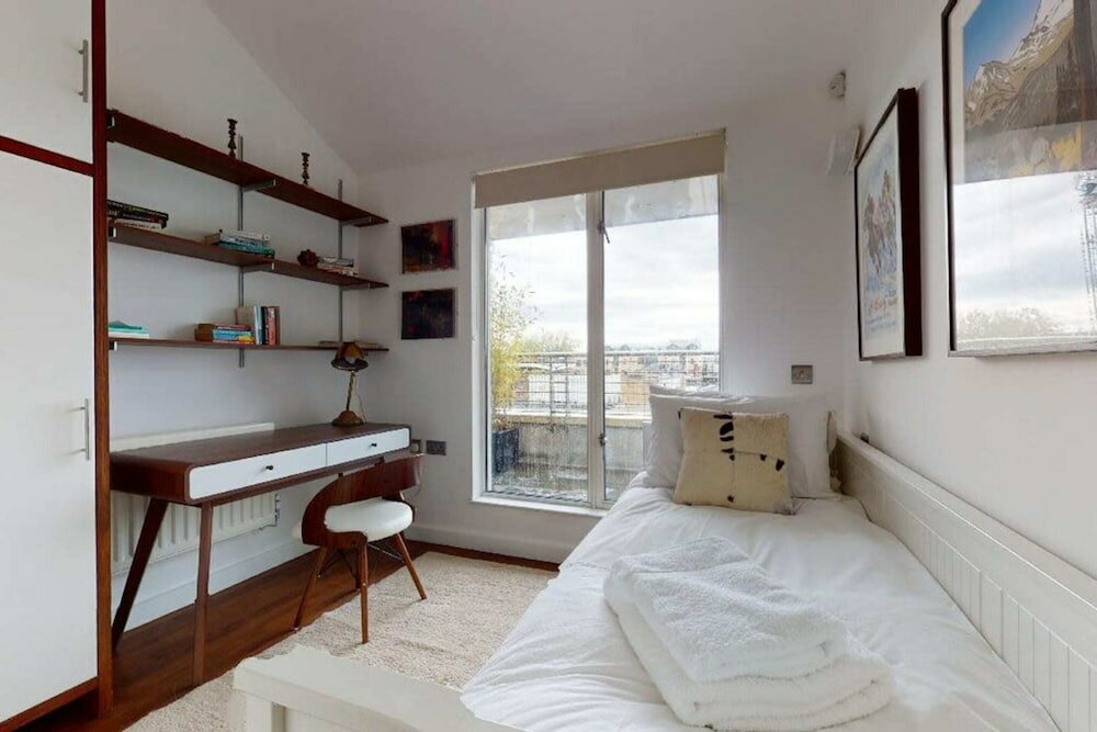 Фото Short let - Penthouse Apartment With West-facing Terrace