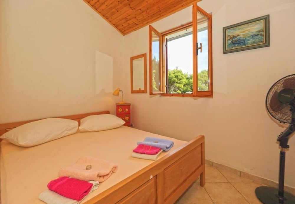 Фото Josip - 100 m From Beach - A6