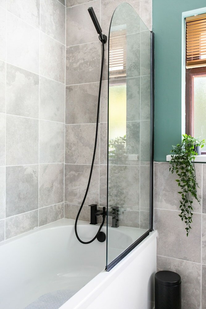 Фото Fully Refurbished North Belfast Home 3