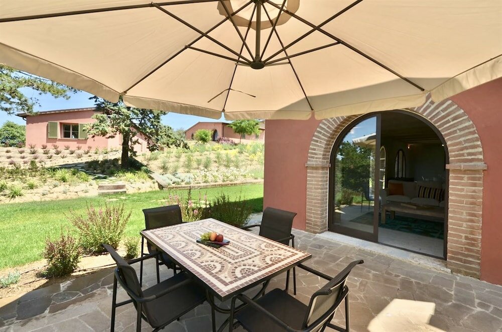 Фото Luxury resort in the Tuscan countryside