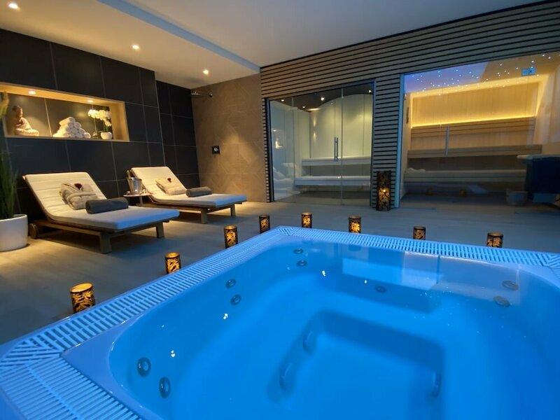 Гостиница Brit Hotel Piscine & SPA - Fougères