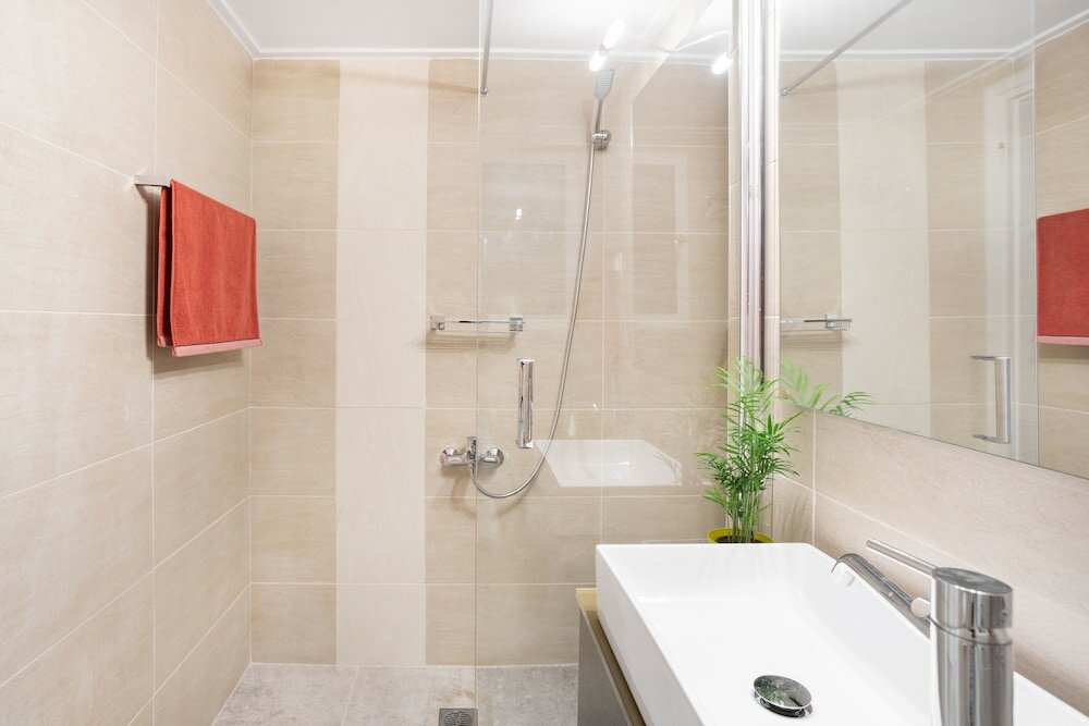 Фото A short walk to Syntagma and Plaka