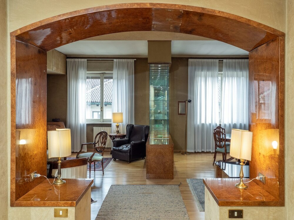 Фото Elegant Flat in Milan's Heart