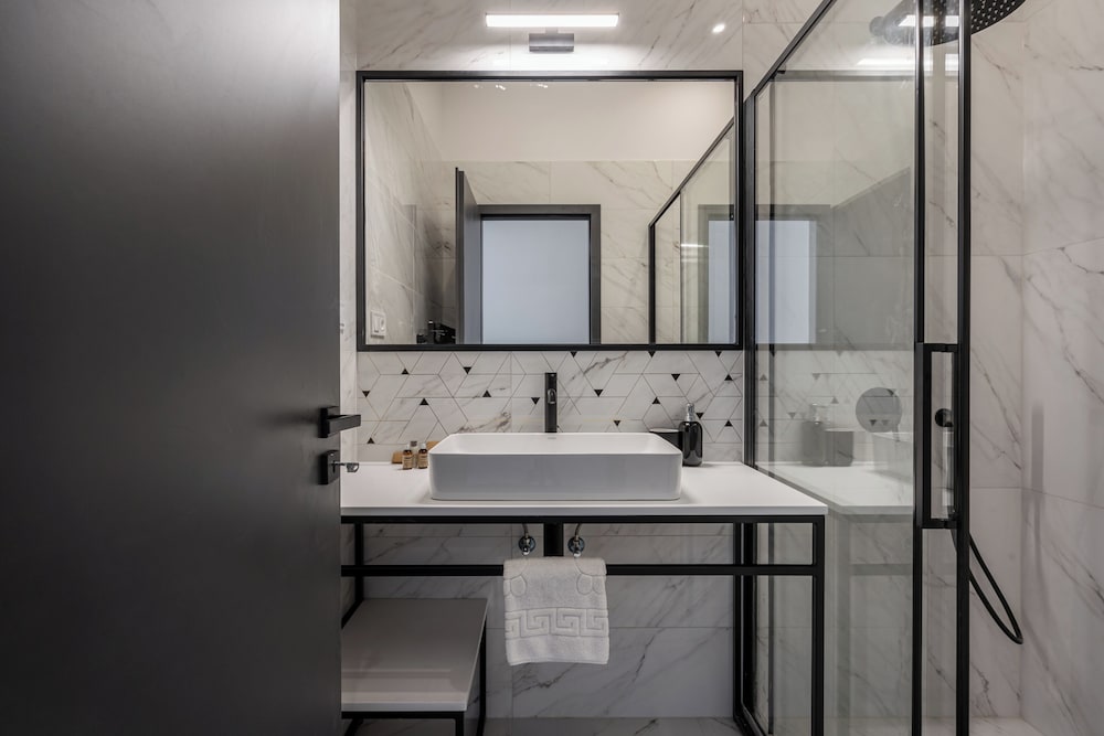 Фото Astoria Boutique Suites by BQA