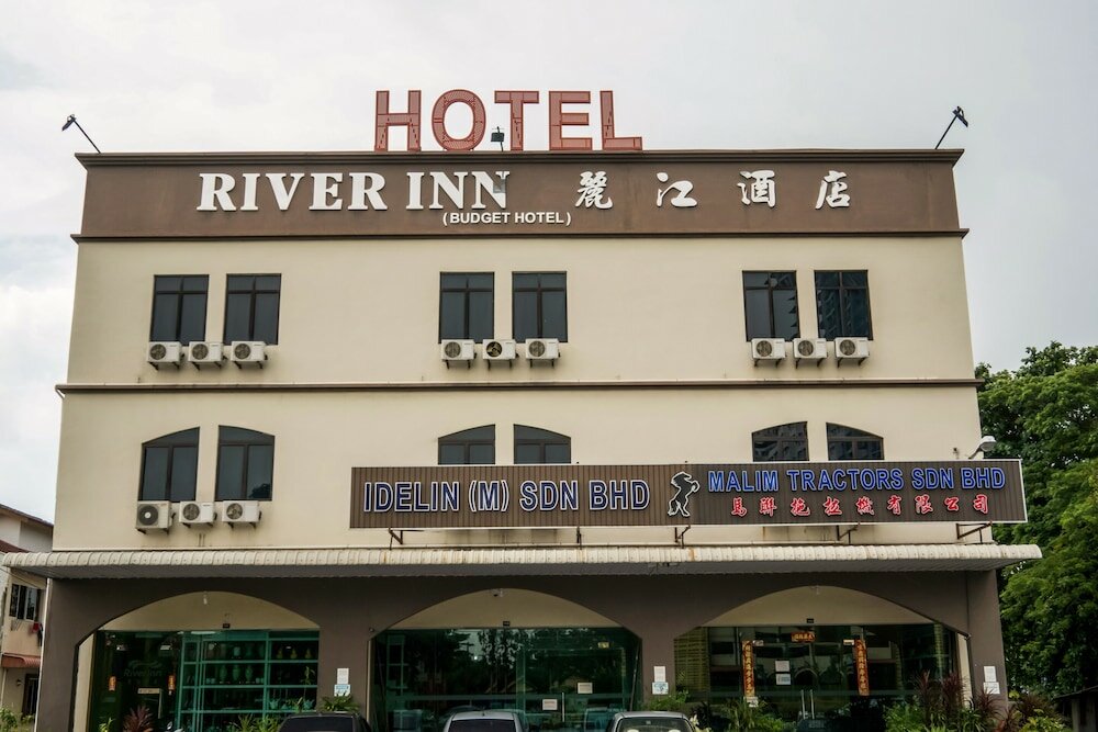 Фото Oyo 301 River Inn Hotel